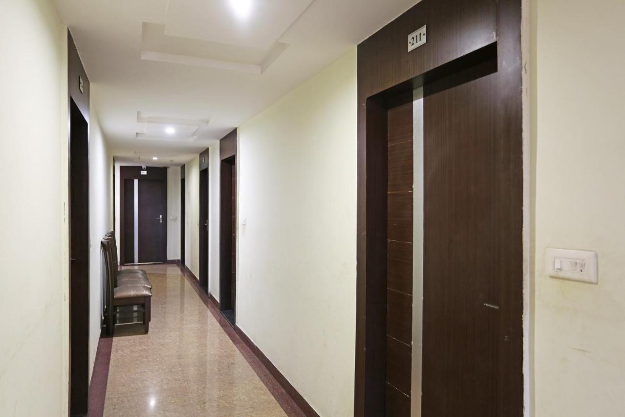 Oyo 6359 Hotel Mezbaan Regency Rāipur Exterior foto