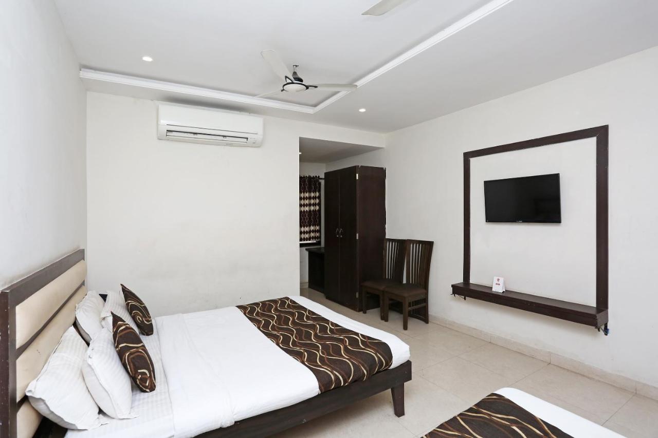 Oyo 6359 Hotel Mezbaan Regency Rāipur Quarto foto